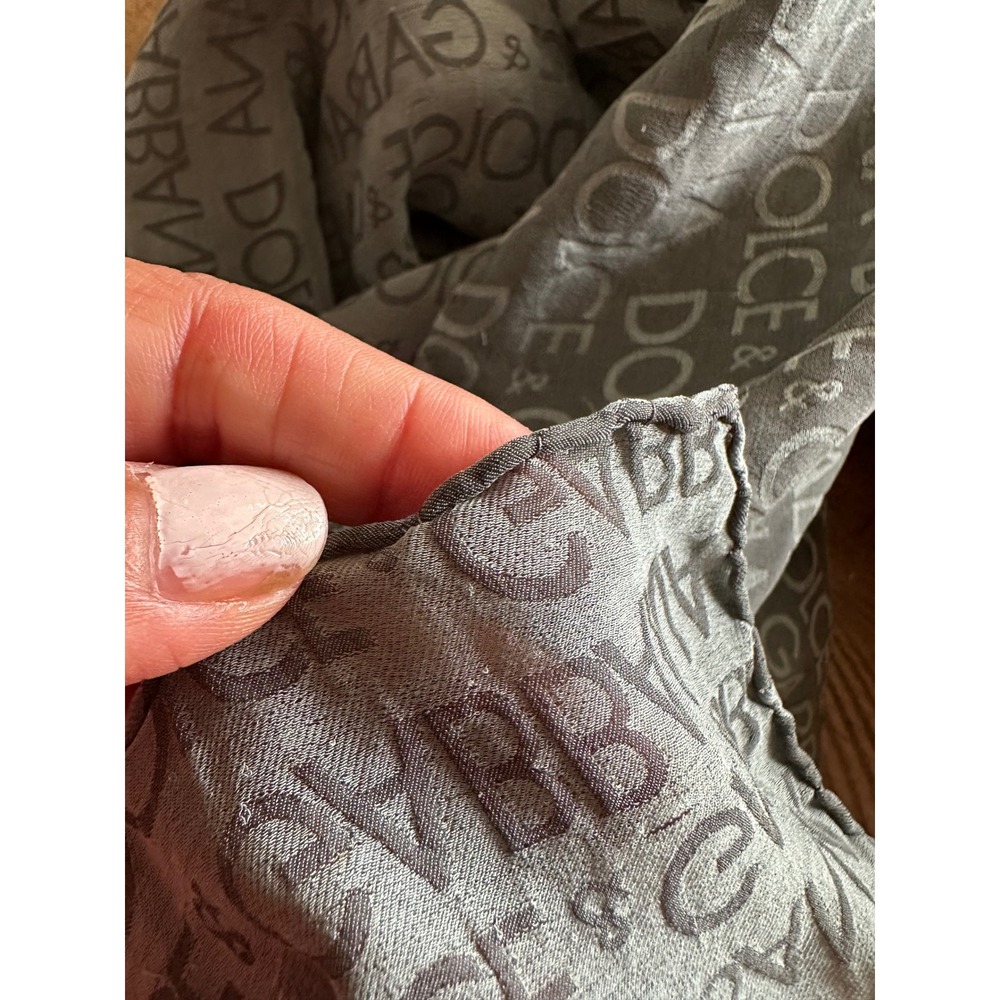Authentic Dolce & Gabbana Grey Silk Logo Jacquard Square Scarf 27x27 - Picture 3 of 7